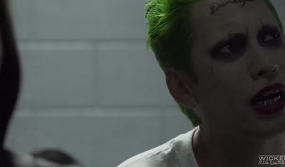 В весьма интенсивном видео участвует негр и опасная шлюха.