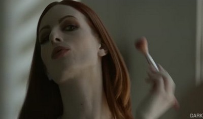 Шатенка согласилась на двойное проникновение с мужественными неграми.