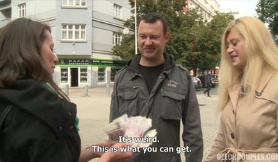 Семейной паре предложили сняться в экспериментальном фильме для взрослых.