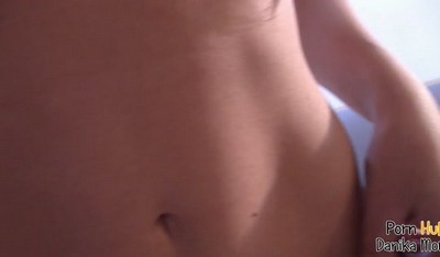 Даня была вынуждена следовать правилам игры.