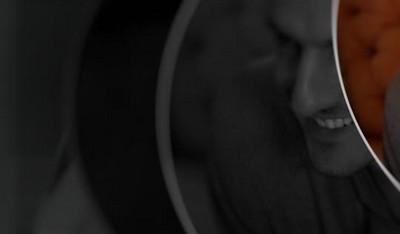 Две страстные девушки готовы к сексу со своим братом.