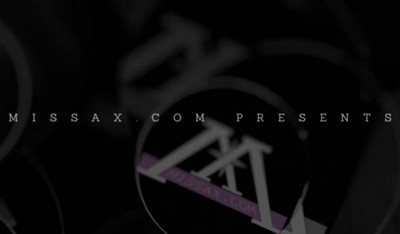 Мы смотрели порнографию с моей сестрой и решили пошалить.