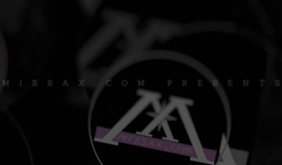 Похотливому кузену удалось добраться до пилотки сестры.