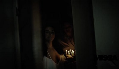 Девицы подарили папе на день рождения силиконовую вагину и оргию.