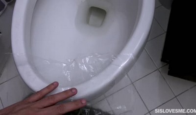 Братик, не так быстро, твой член слишком большой для моей узкой попки.