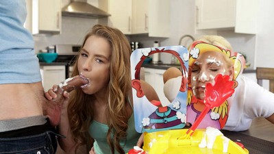 Неугомонная Лили всегда заверяла старшего брата, что новая отцовская жена хочет заманить его в постель.