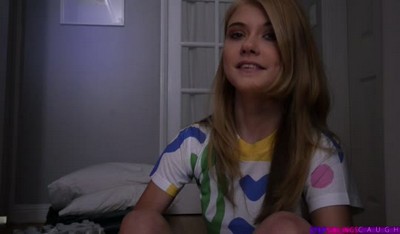 После пары баночек пива худышка согласилась на интимное наслаждение.