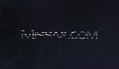 Крис и ее мачеха поняли, что между ними существует сексуальное влечение, и решили подружиться.