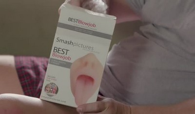 Дочь увидела дрочку отца и решила отсосать его крупноватый хуй.