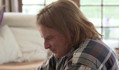 Я нашел самотык в шкафу своей дочери и наказал ее за это шалость.