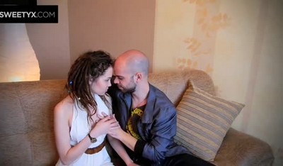 Страстная девушка обожает анилингус и анальные игры.