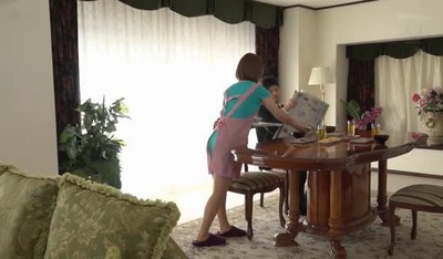 Наоми, японская девушка, выросла как непоседа и всегда мечтала о случайном сексе с своим двоюродным братом.