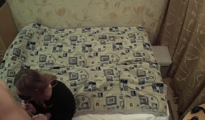 Отчим решил заняться веселой игрой с непослушной падчерицей.