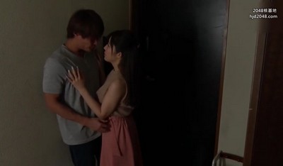 История о японской жене, которая нашла удовольствие в другом мужчине.