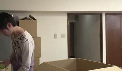 Японский таксист не останавливался на достигнутом и трахнул двоюродную сестричку.