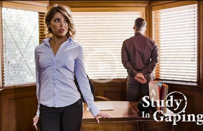 Бизнесмен в кабинете тайно пригласил свою дочь поработать на нем.