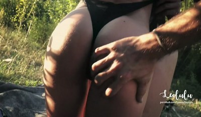 Онлайн-оргия на природе с участием молодых и опытных девушек.