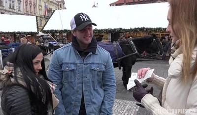 Студентка в очках удовлетворила отца своим ротиком.