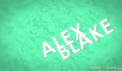 Две кокетки обожают делать минет и вылизывать яйца.