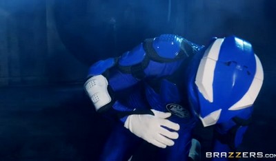 Эта инцест сцена заставит зрителей задержать дыхание.