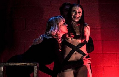 Произошло сексуальное взаимодействие с молоденькой девушкой африканской национальности без предварительной оплаты.